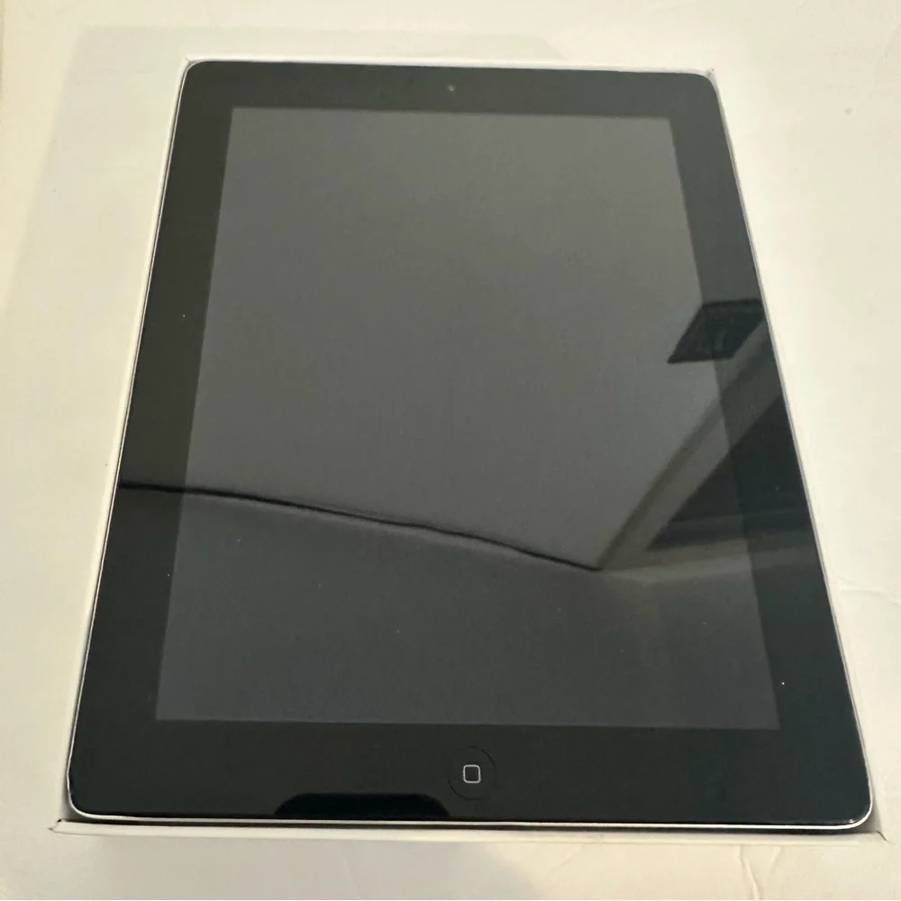 Apple iPad 2 Wi-Fi 3G 32GB Black Model A 1396 comes with box and USB charger